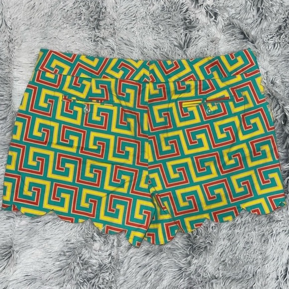 Crown & Ivy || women’s size 16 shorts with Scolloped edges - Picture 2 of 5